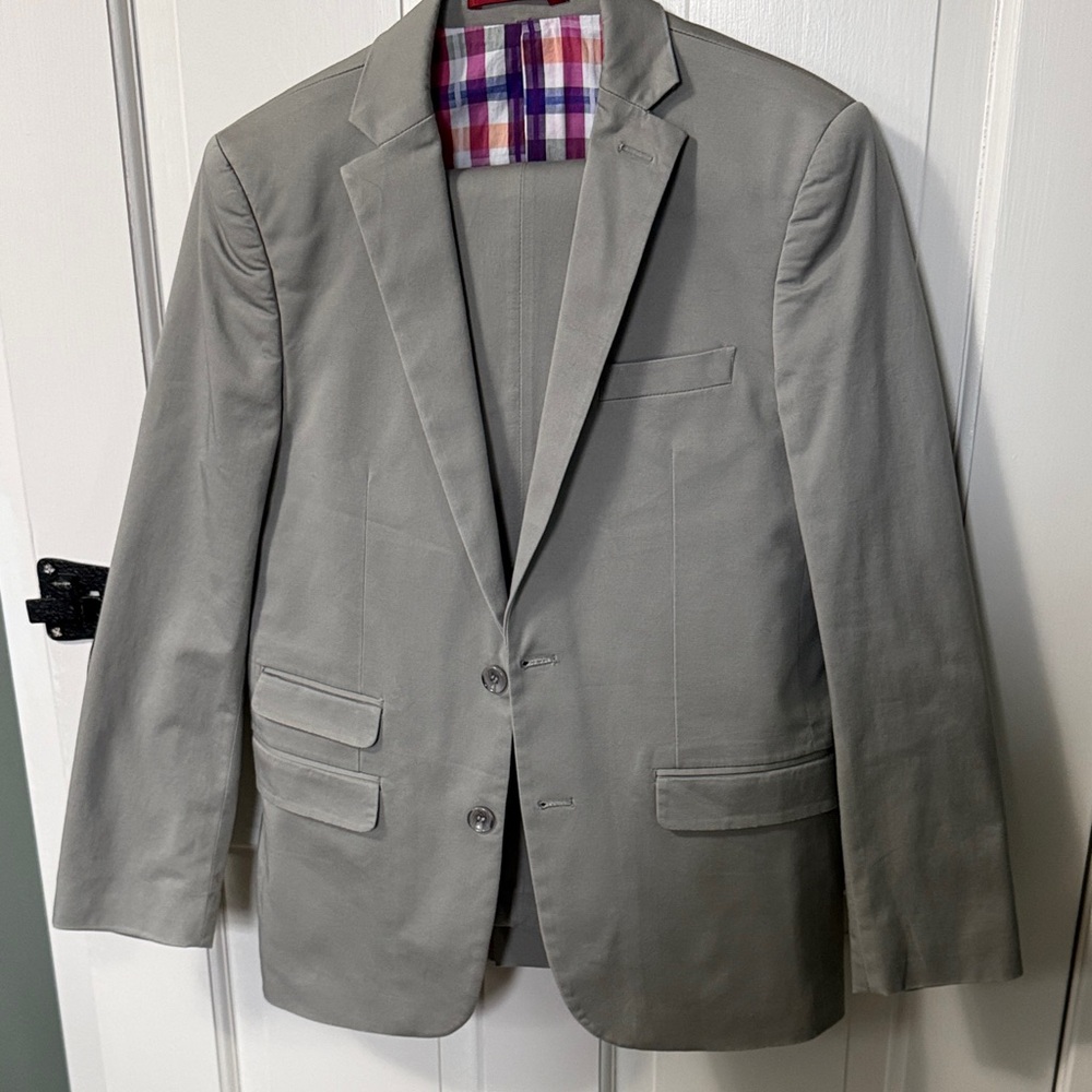 Isaac Mizrahi New York, boys suit, size 16, worn once